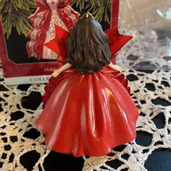 1997 hallmark collector series Barbie ornament - Picture 10 of 10